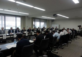 学会長による記者会見 / 三十学会共同声明「国土・防災・減災政策の見直しに向けて－巨大災害から生命と国土を護るために－」